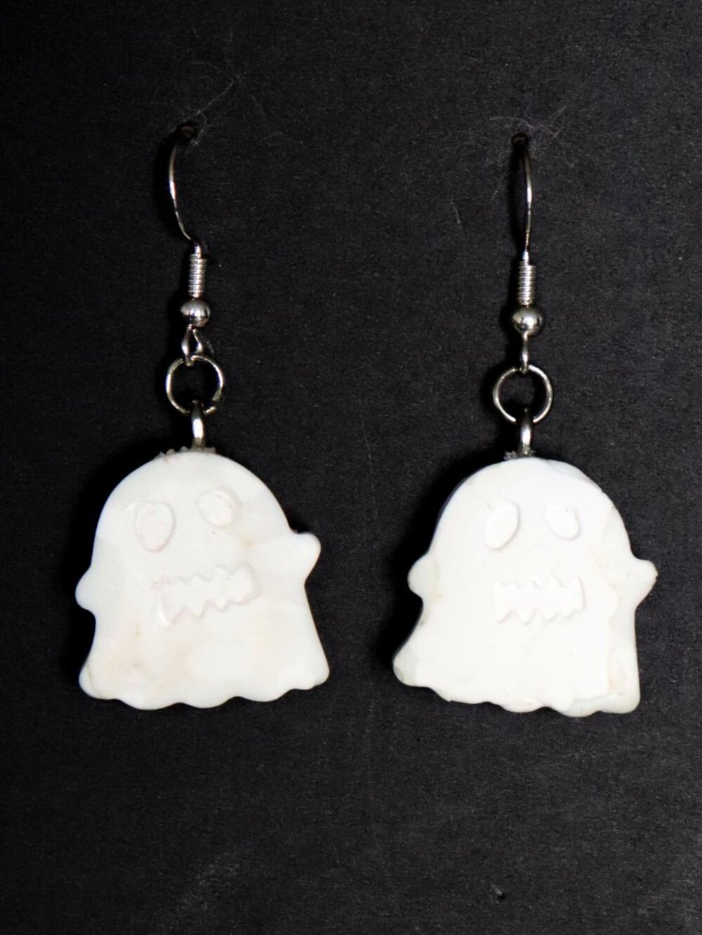 🧡 White Recycled Plastic Halloween Spooky Ghost Dangle Earrings